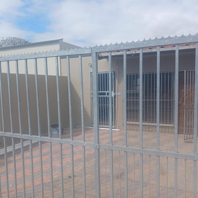 To Let 2 Bedroom Property for Rent in Eden Park Western Cape